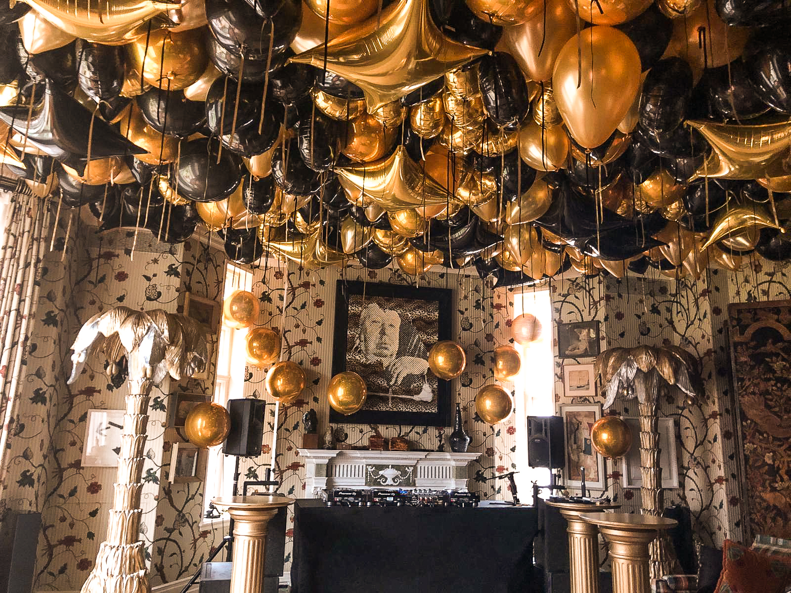 The Great Gatsby Themed Party - The Glitzy Balloon Company