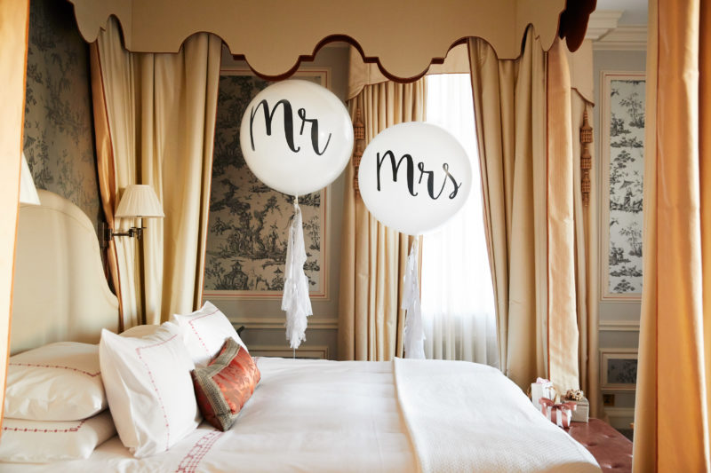 The Dorchester-Weddings-Mr and Mrs balloons-medres