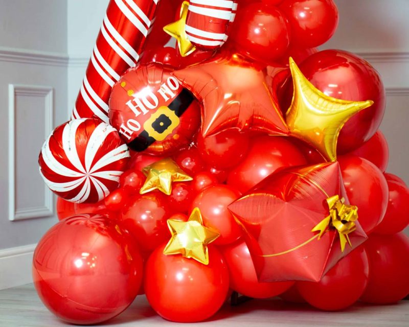 lowres-christmas-red-balloon-installation-1 (16)