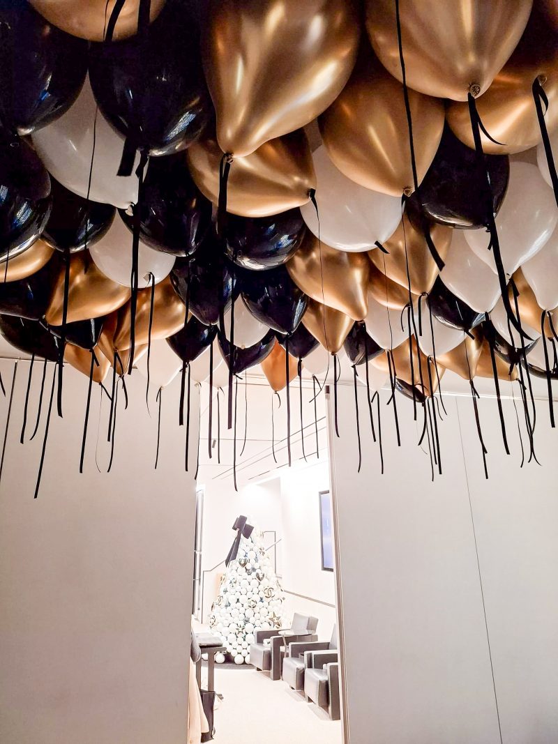 Chanel Christmas Party Balloon Ceiling - White, Black and Gold Ceiling Balloons - Large2