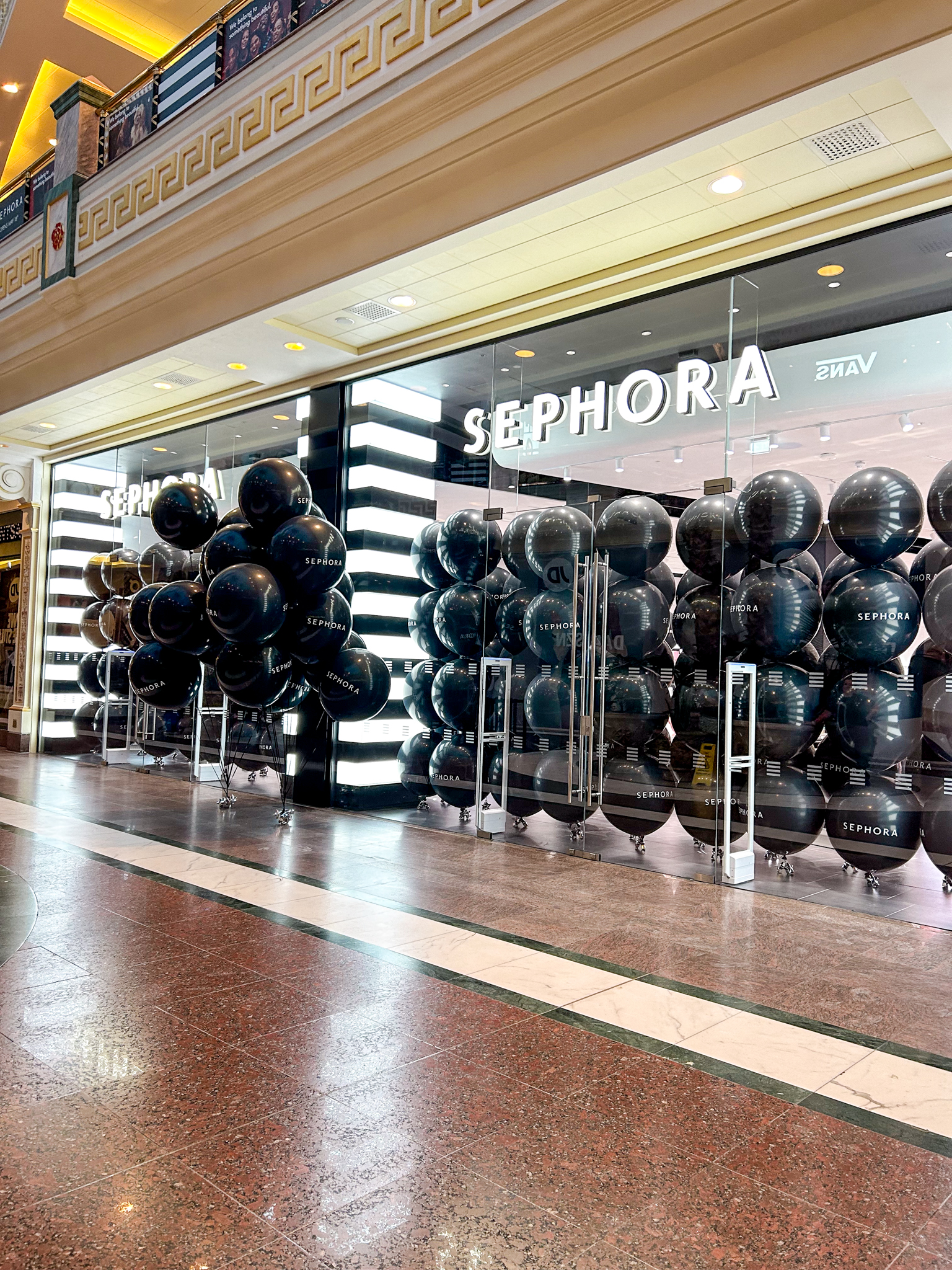 Sephora - branded balloons