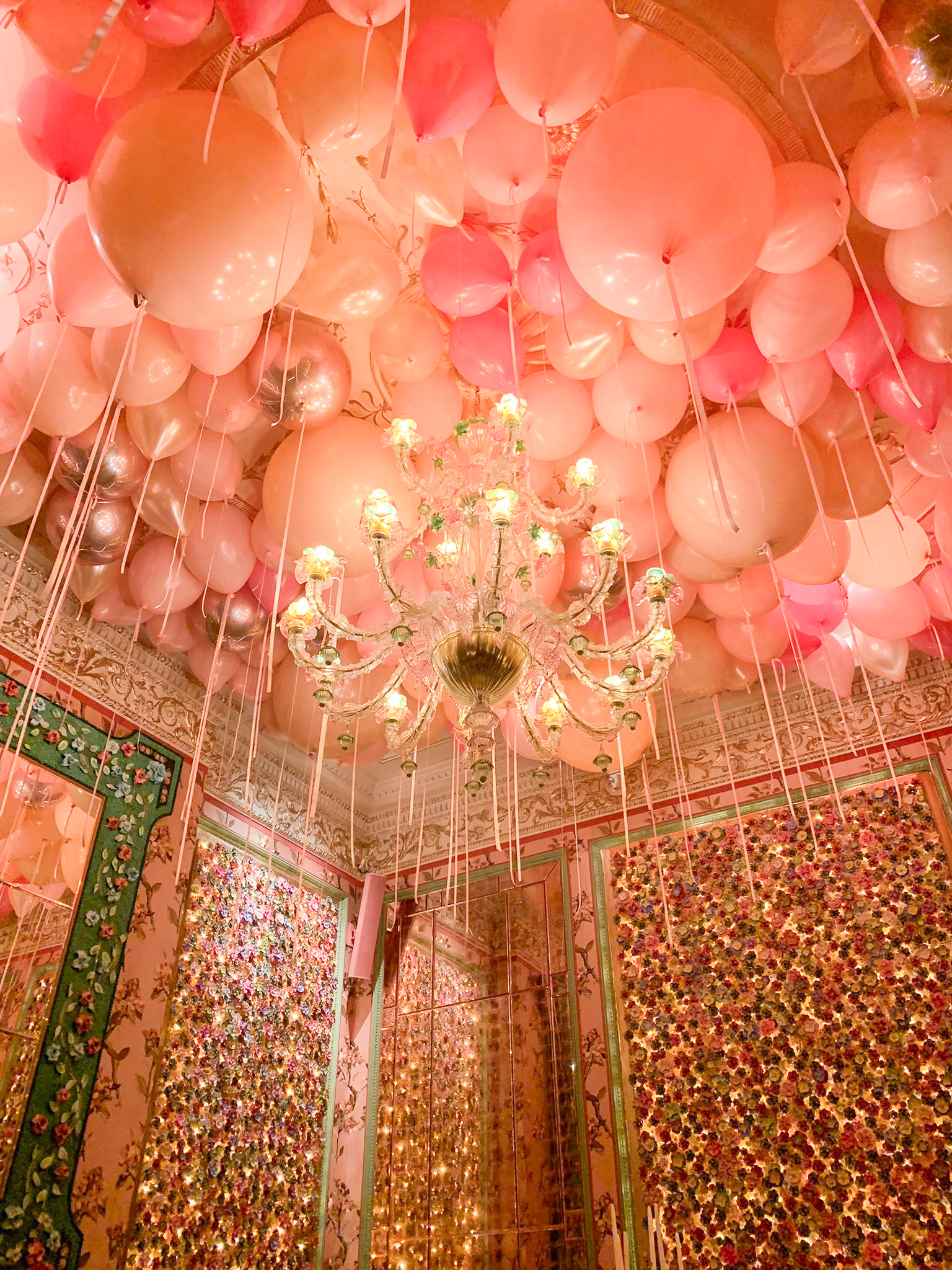 Balloon Ceiling, Flower Room Annabel's, Mayfair (3)